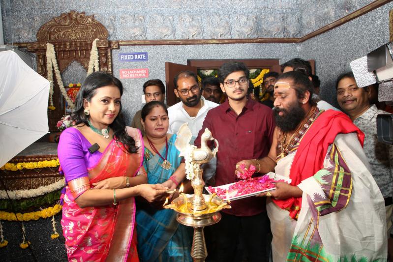 anchor-suma-inauguration-kancheepuram-haripriya-silks-18.jpg