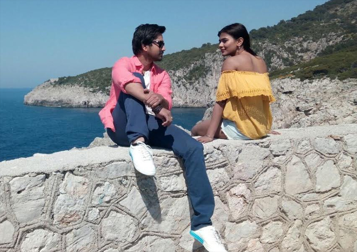 Andhhagadu Working Stills