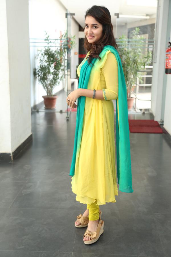 anika-surendran-stills-17.jpg