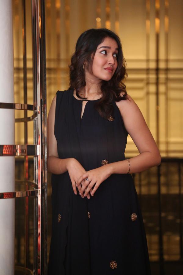 anika-surendran-stills-2-10.jpg