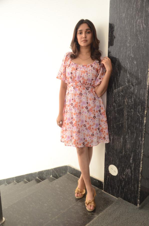 anika-surendran-stills-4-14.jpg