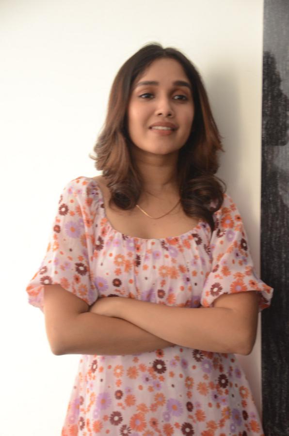 anika-surendran-stills-4-17.jpg