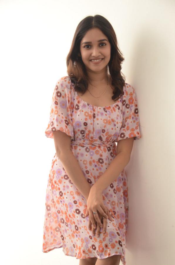 anika-surendran-stills-4-20.jpg