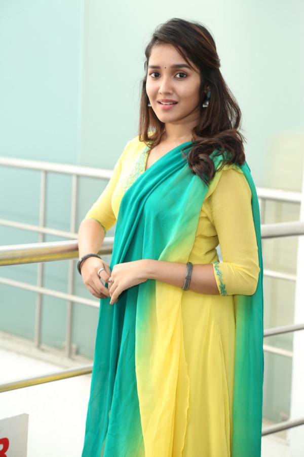 anika-surendran-stills-6.jpg