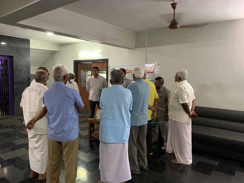 anjaiah-chaudary-lavu-meeting-with-nri-parents-4.jpg