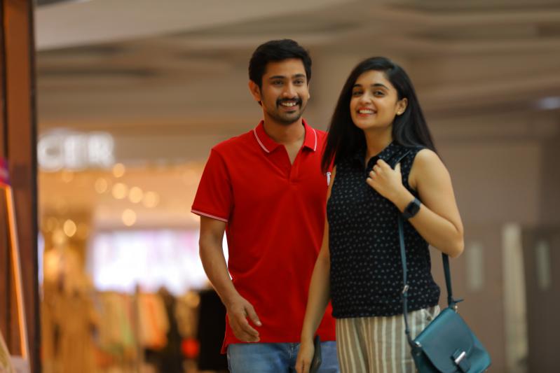 anubhavinchu-raja-movie-stills-4.jpg