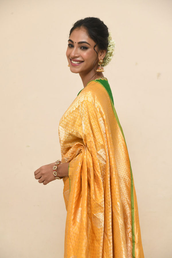 anukrithi-stills-10.jpg