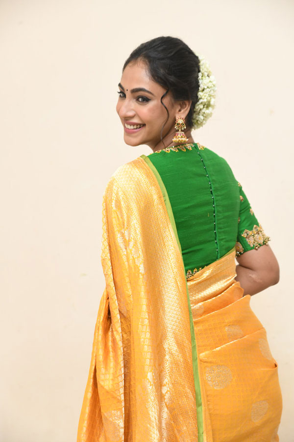 anukrithi-stills-16.jpg