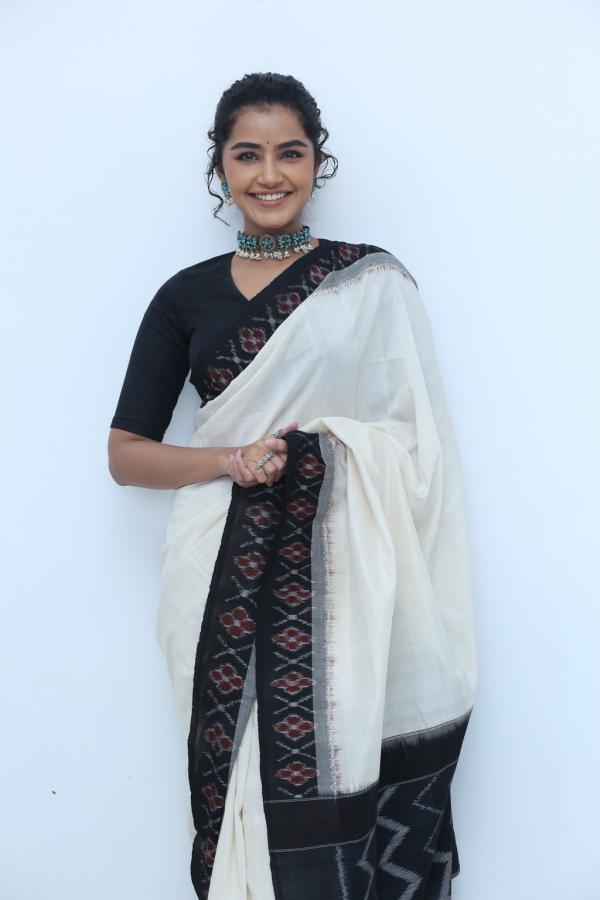 anupama-parameswaran-new-stills-11.jpg