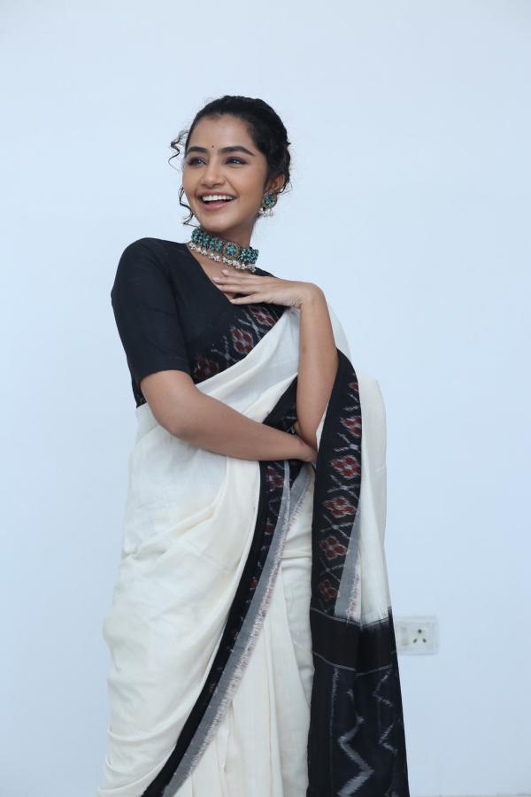 anupama-parameswaran-new-stills-15.jpg