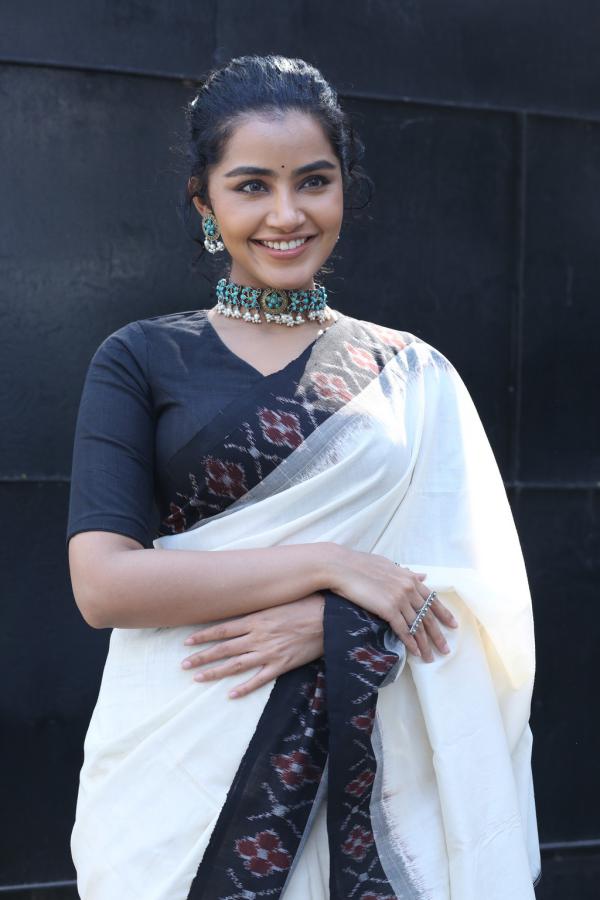 anupama-parameswaran-new-stills-5.jpg