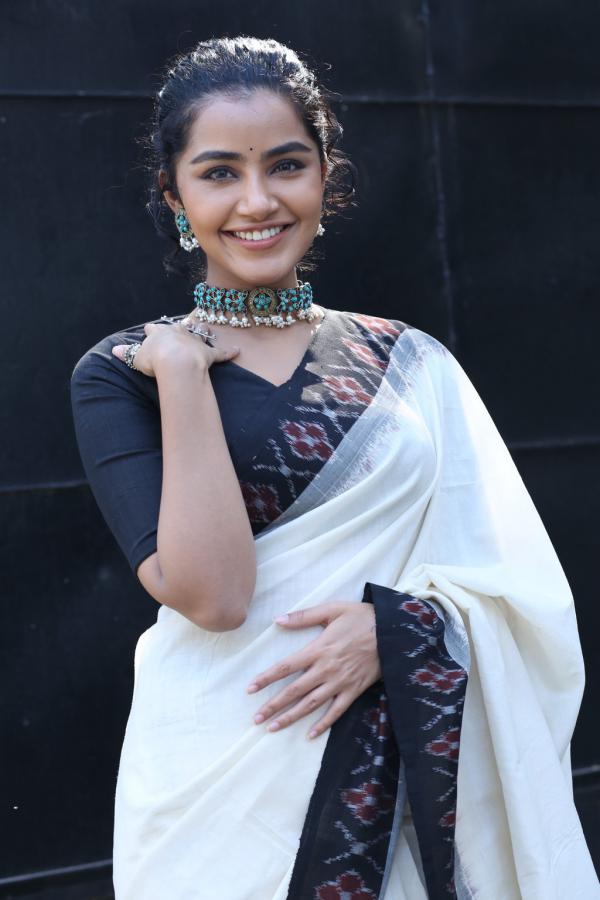 anupama-parameswaran-new-stills-6.jpg