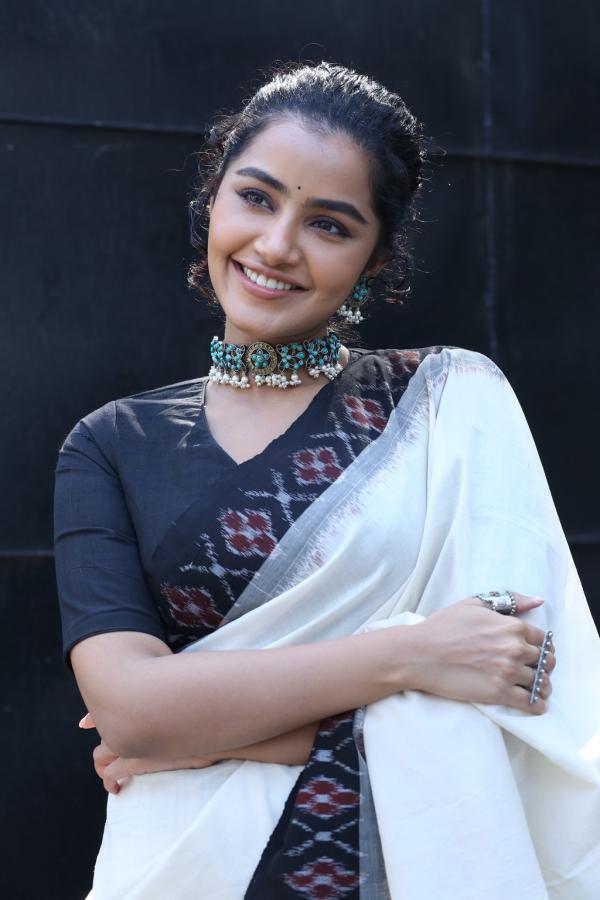 anupama-parameswaran-new-stills-7.jpg