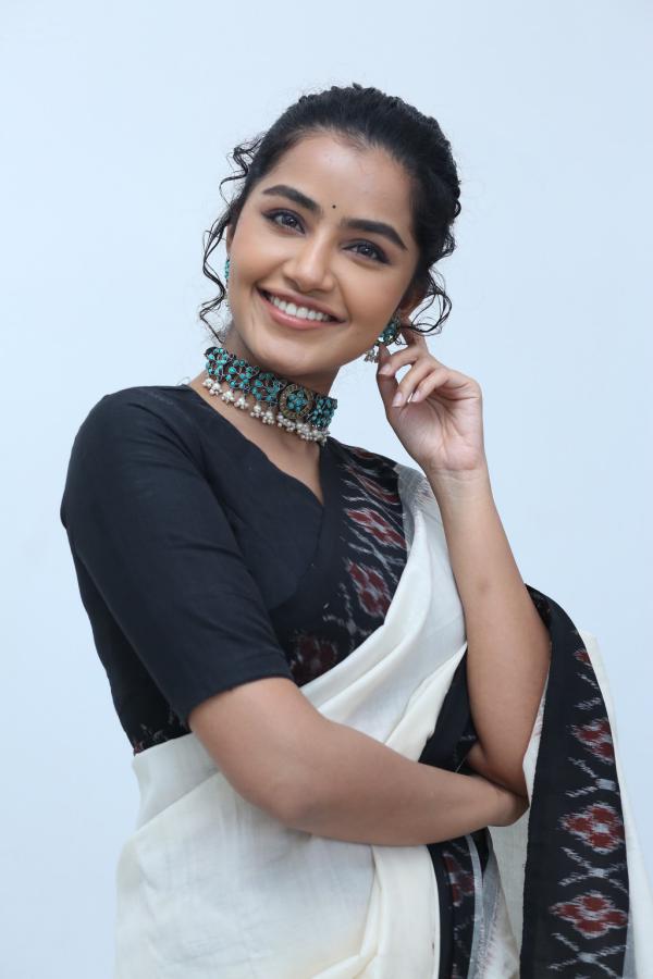 anupama-parameswaran-new-stills-8.jpg