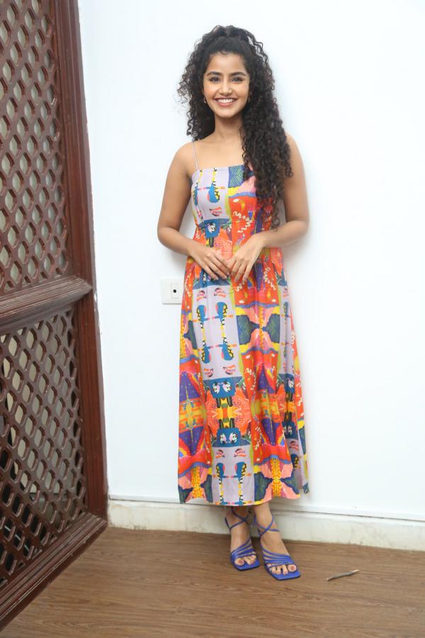 anupama-parameswaran-stills-2-5.jpg