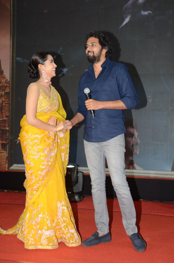 anupama-parameswaran-stills-3-7.jpg