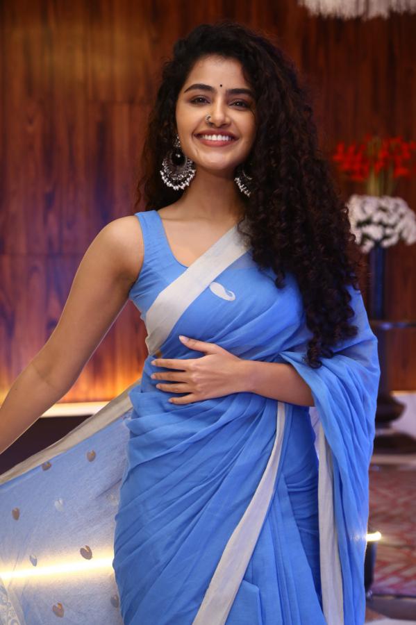 anupama-parameswaran-stills-4-11.jpg