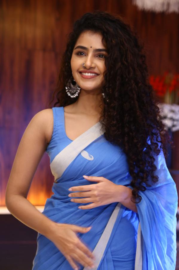 anupama-parameswaran-stills-4-4.jpg