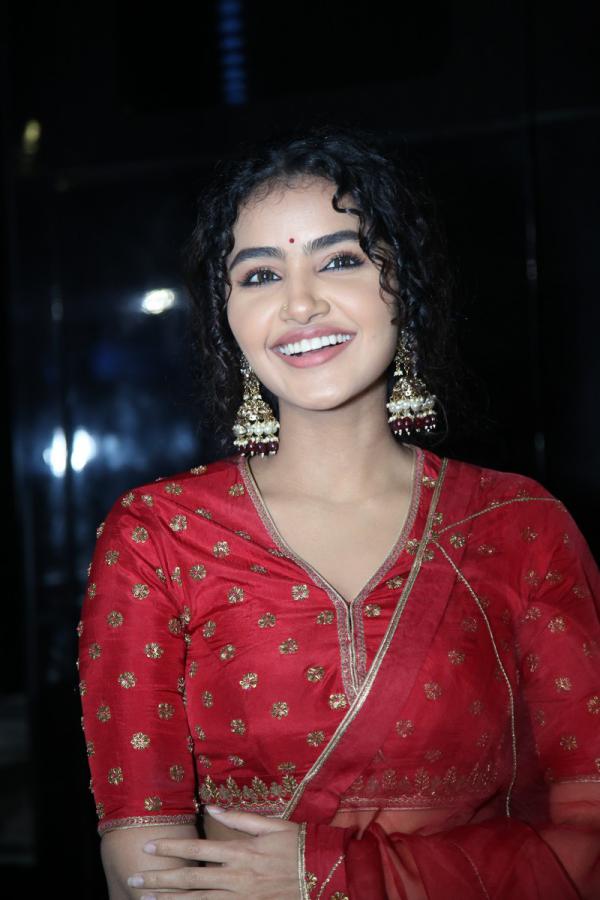 anupama-parameswaran-stills-5-18.jpg
