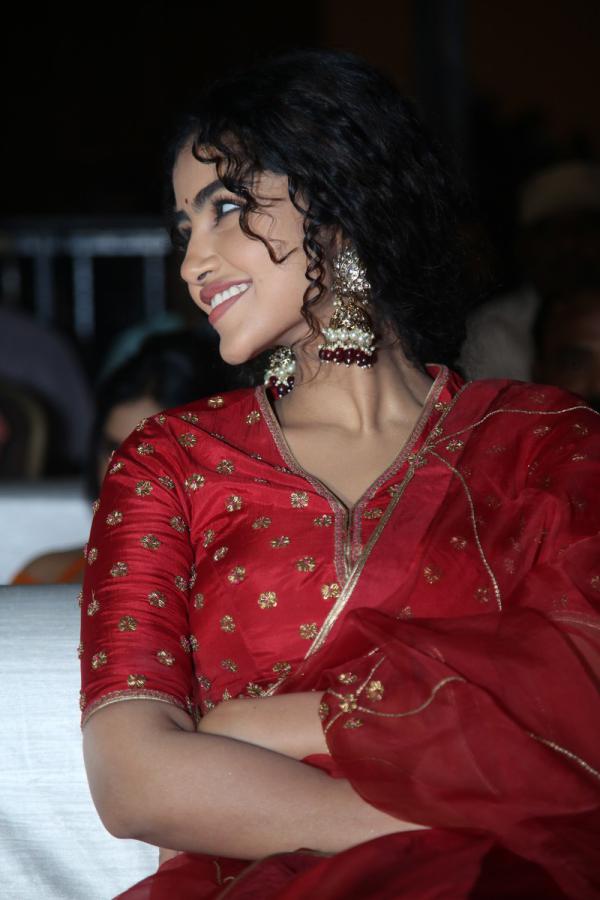 anupama-parameswaran-stills-5-6.jpg