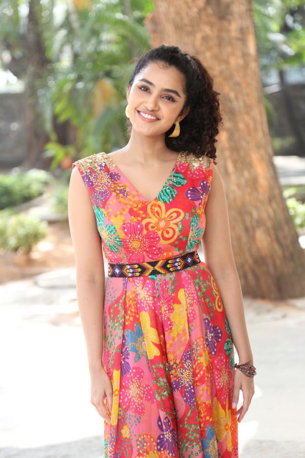 anupama-parameswaran-stills-6-7.jpg