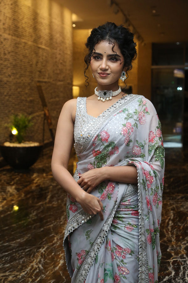 anupama-parameswaran-stills-8-10.jpg