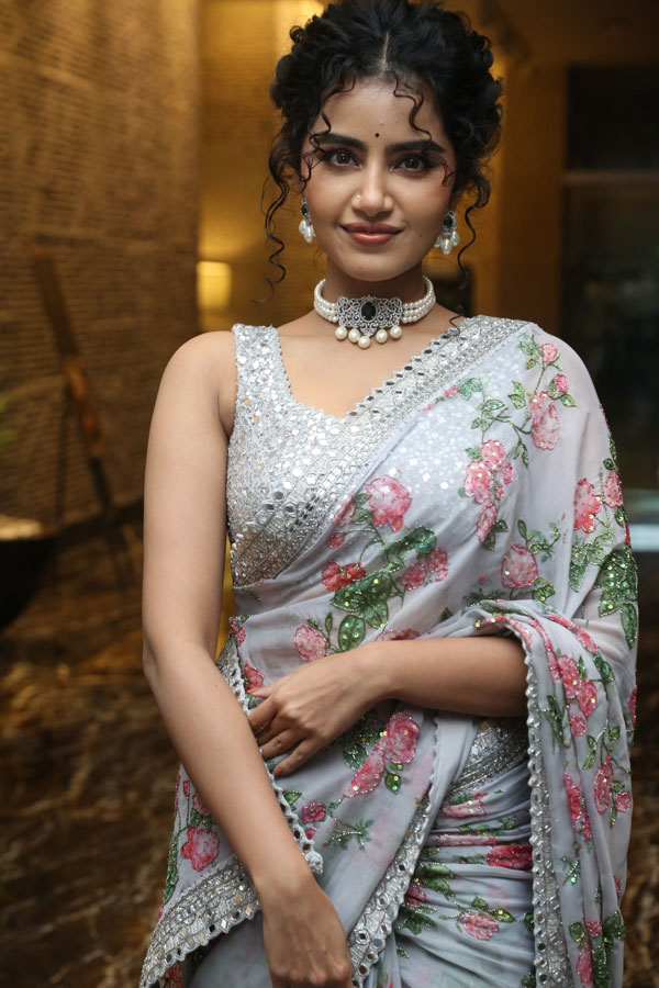 anupama-parameswaran-stills-8-17.jpg