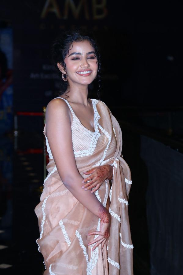 anupama-parameswaran-stills-9-18.jpg