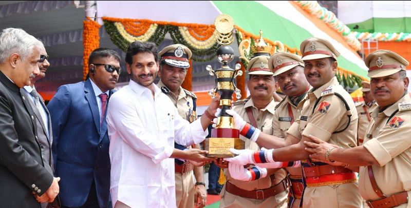 ap-cm-ys-jagan-flag-hoisting-in-vijayawada-10.jpg