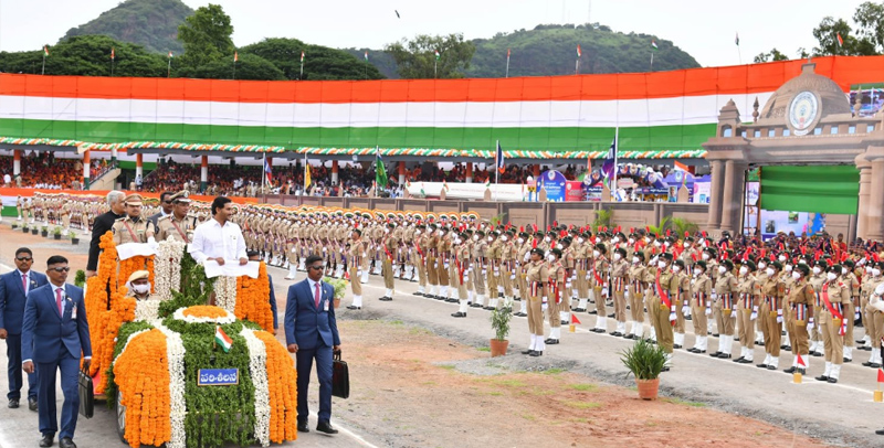 ap-cm-ys-jagan-flag-hoisting-in-vijayawada-16.jpg