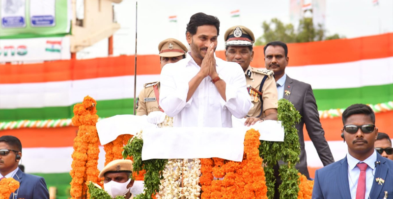 ap-cm-ys-jagan-flag-hoisting-in-vijayawada-18.jpg