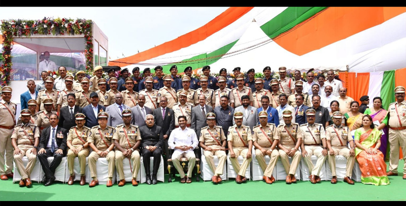 ap-cm-ys-jagan-flag-hoisting-in-vijayawada-20.jpg