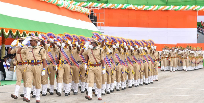 ap-cm-ys-jagan-flag-hoisting-in-vijayawada-21.jpg
