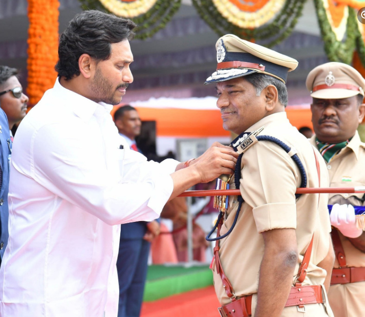 ap-cm-ys-jagan-flag-hoisting-in-vijayawada-23.jpg