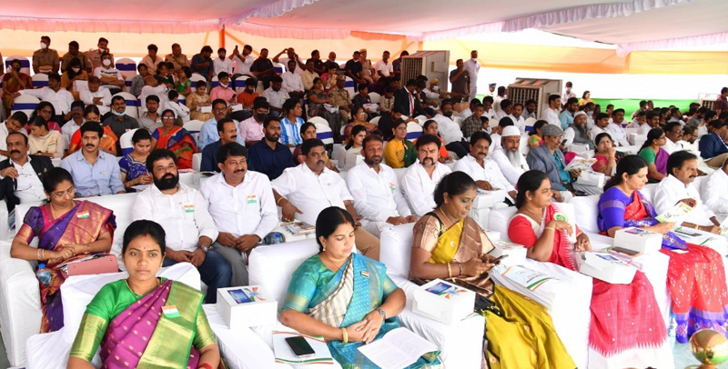 ap-cm-ys-jagan-flag-hoisting-in-vijayawada-4.jpg