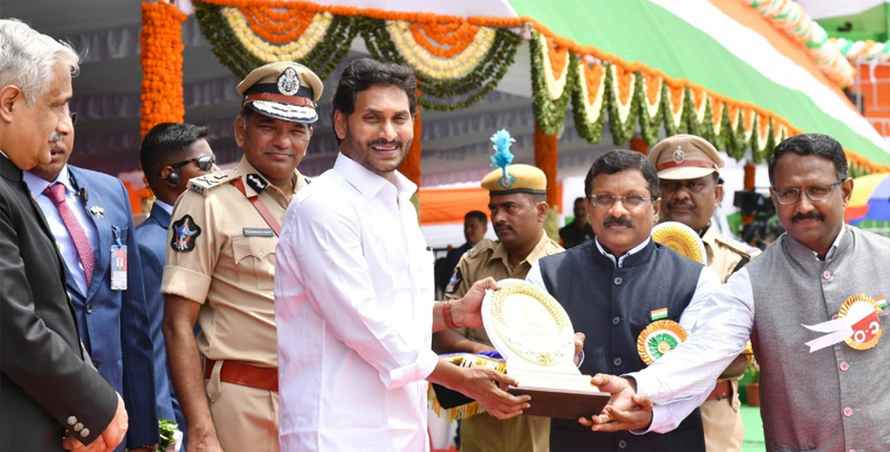 ap-cm-ys-jagan-flag-hoisting-in-vijayawada-7.jpg