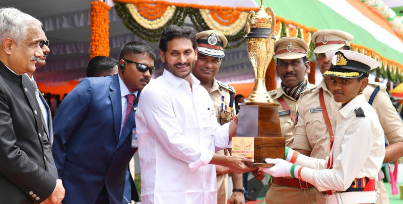 ap-cm-ys-jagan-flag-hoisting-in-vijayawada-9.jpg