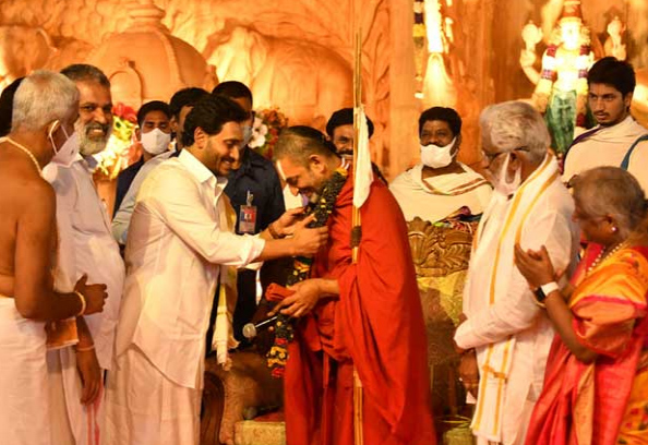 ap-cm-ys-jagan-visits-muchintal-10.jpg