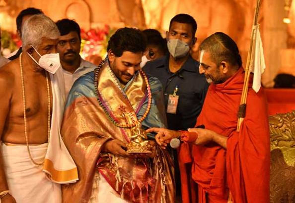 ap-cm-ys-jagan-visits-muchintal-11.jpg