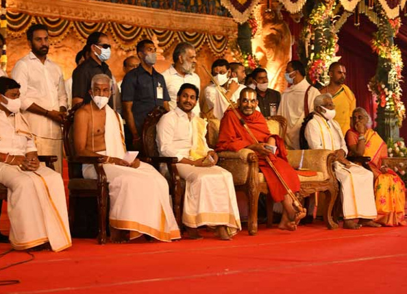 ap-cm-ys-jagan-visits-muchintal-8.jpg
