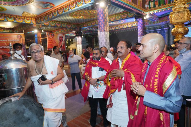 ap-endowment-dept-meets-sri-shankara-vijayendra-saraswathi-swamy-5.jpg