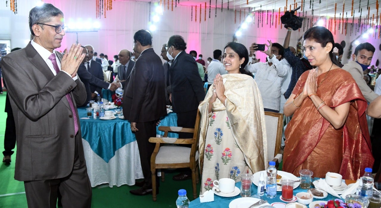 ap-govt-hosts-a-tea-party-to-cji-nv-ramana-14.jpg