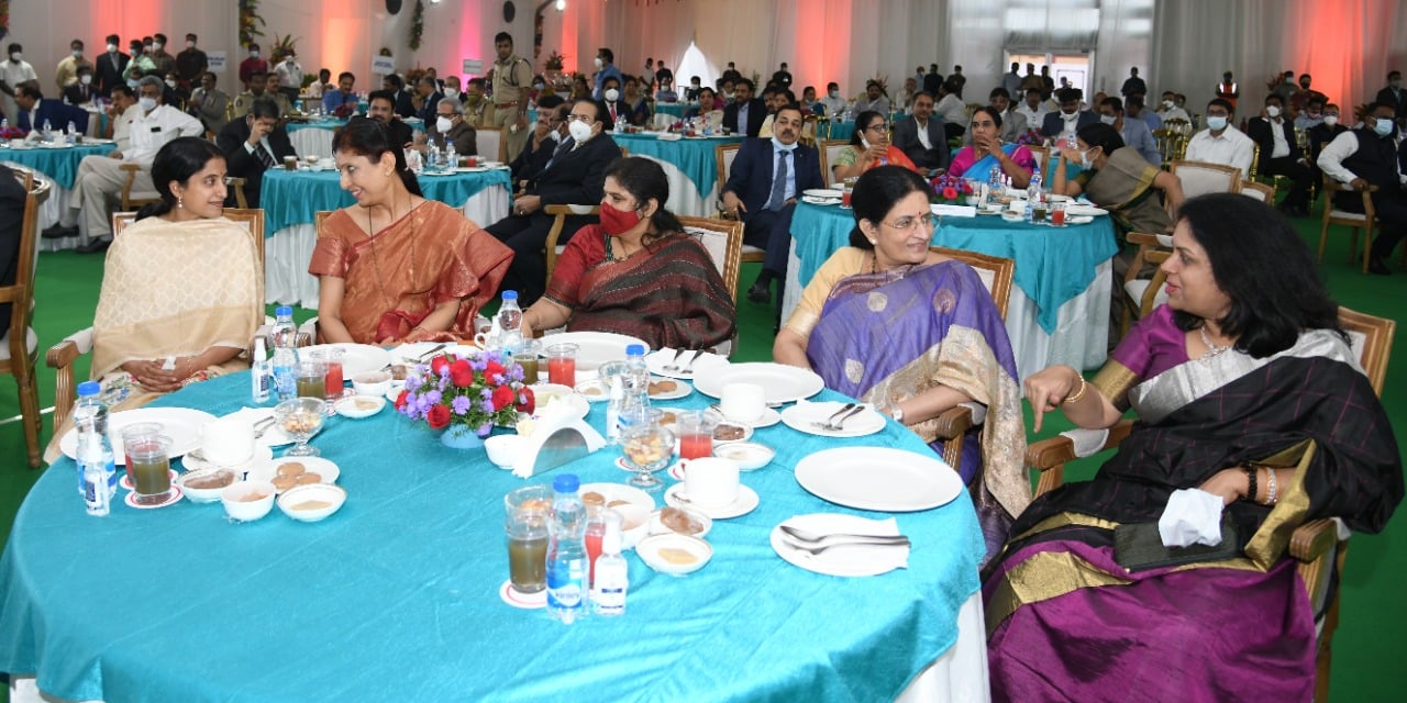 ap-govt-hosts-a-tea-party-to-cji-nv-ramana-7.jpg