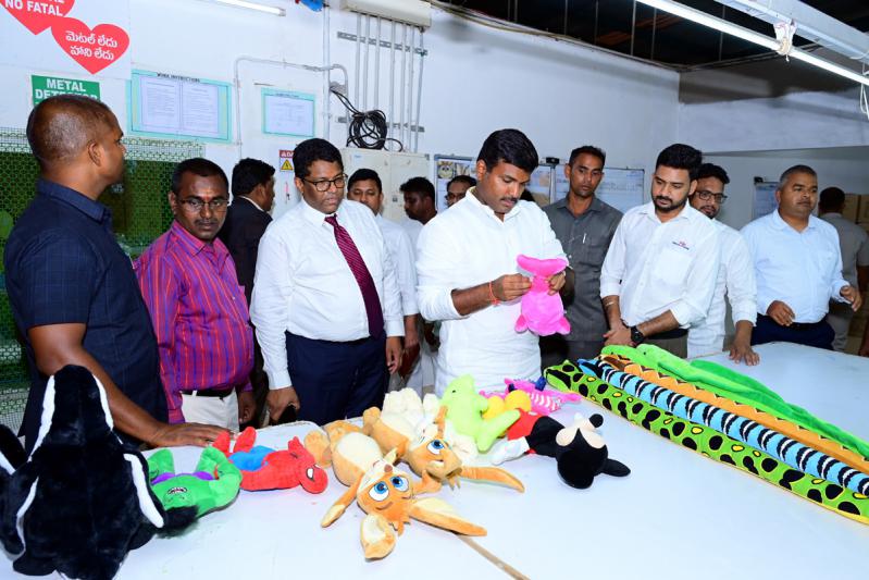 ap-industries-minister-visits-sri-city-8.jpg