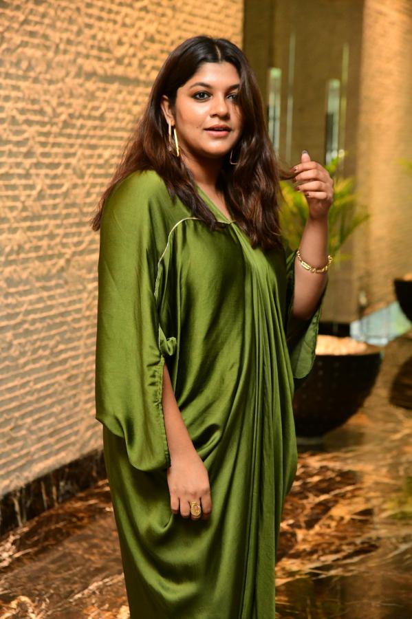 aparna-balamurugan-stills-3.jpg