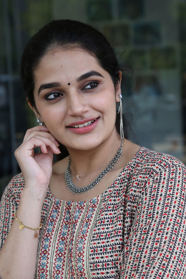 aparna-janardhan-stills-2.jpg