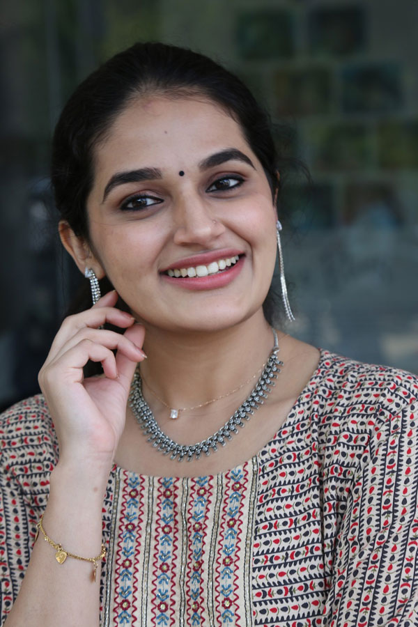 aparna-janardhan-stills-3.jpg