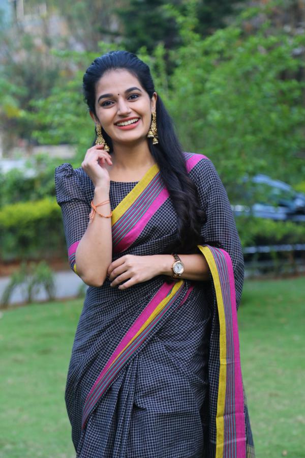 aparna-janardhanan-stills-5.jpg