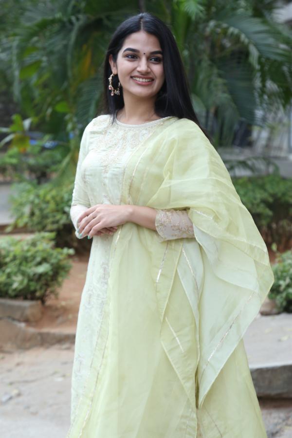 aparna-stills-10.jpg