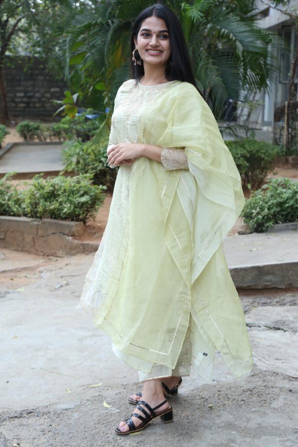 aparna-stills-12.jpg